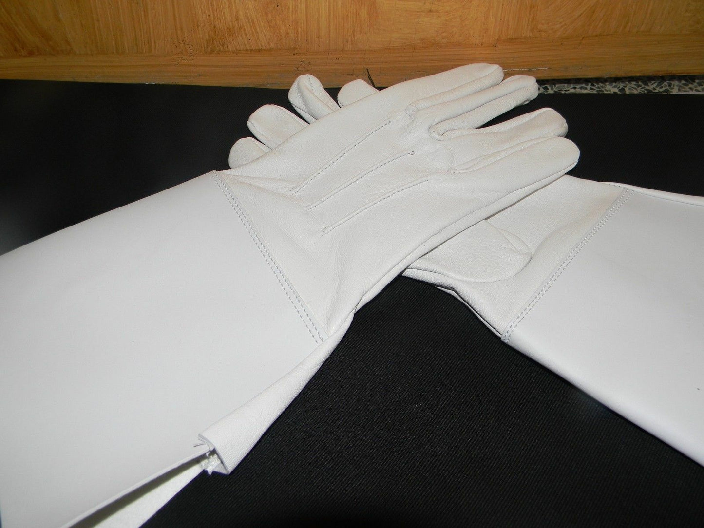 Piper Drummer Leather Gauntlets/Gloves White Soft leather Knight Templar