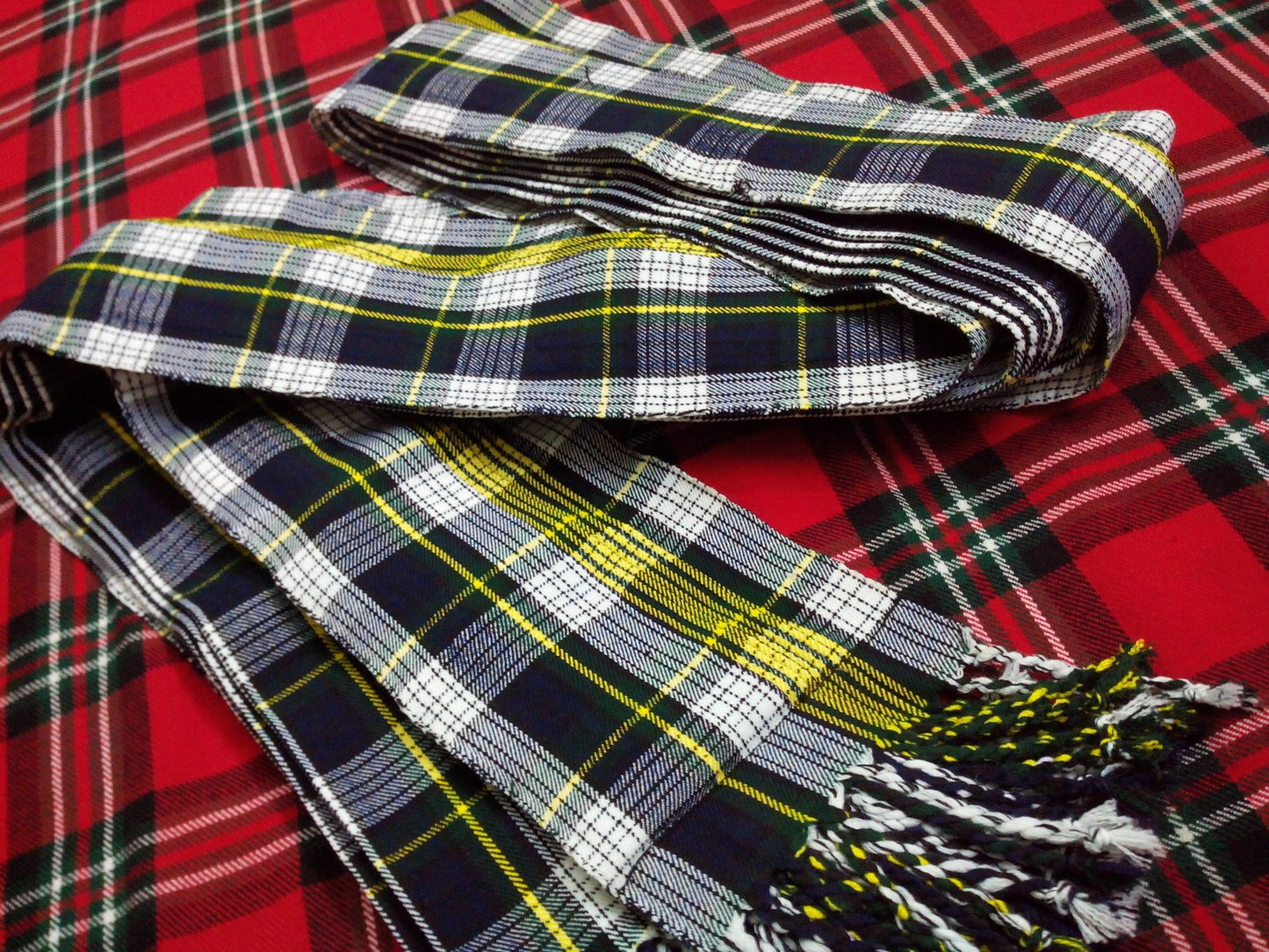 Men’s Kilt Fly Plaids Dress Gordon Tartan 3 1/2 Yards/dress GORDON kilt FlyPlaid