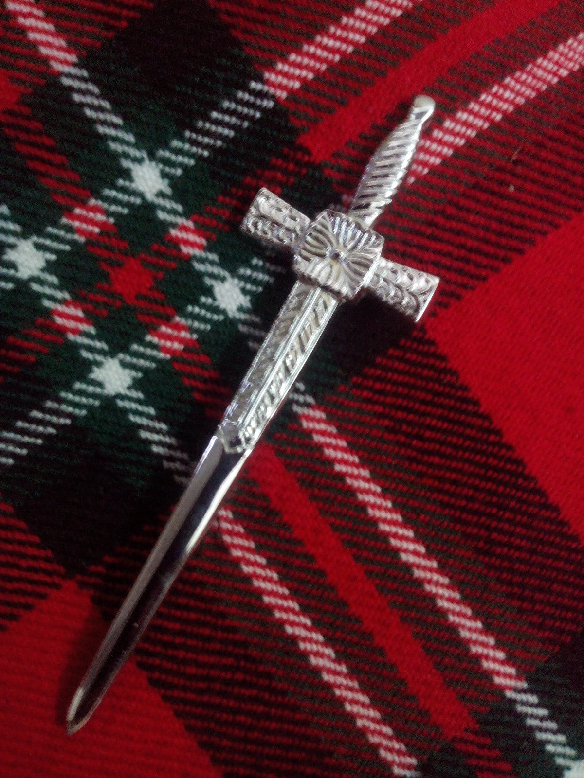 NEW SCOTTISH CELTIC BROADS WORD KILT PIN/SCOTTISH HIGHLAND CELTIC SWORD KILT PIN