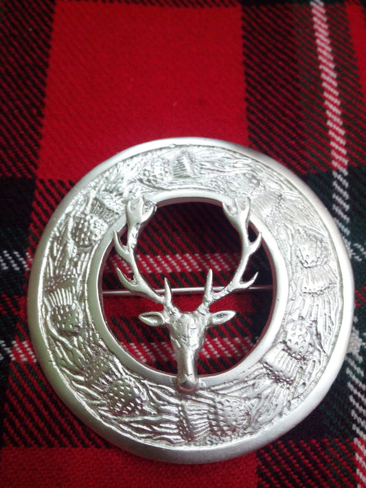 TC Men’s Kilt Fly Plaid Brooch Stag Head Silver Plated/Kilt Brooches
