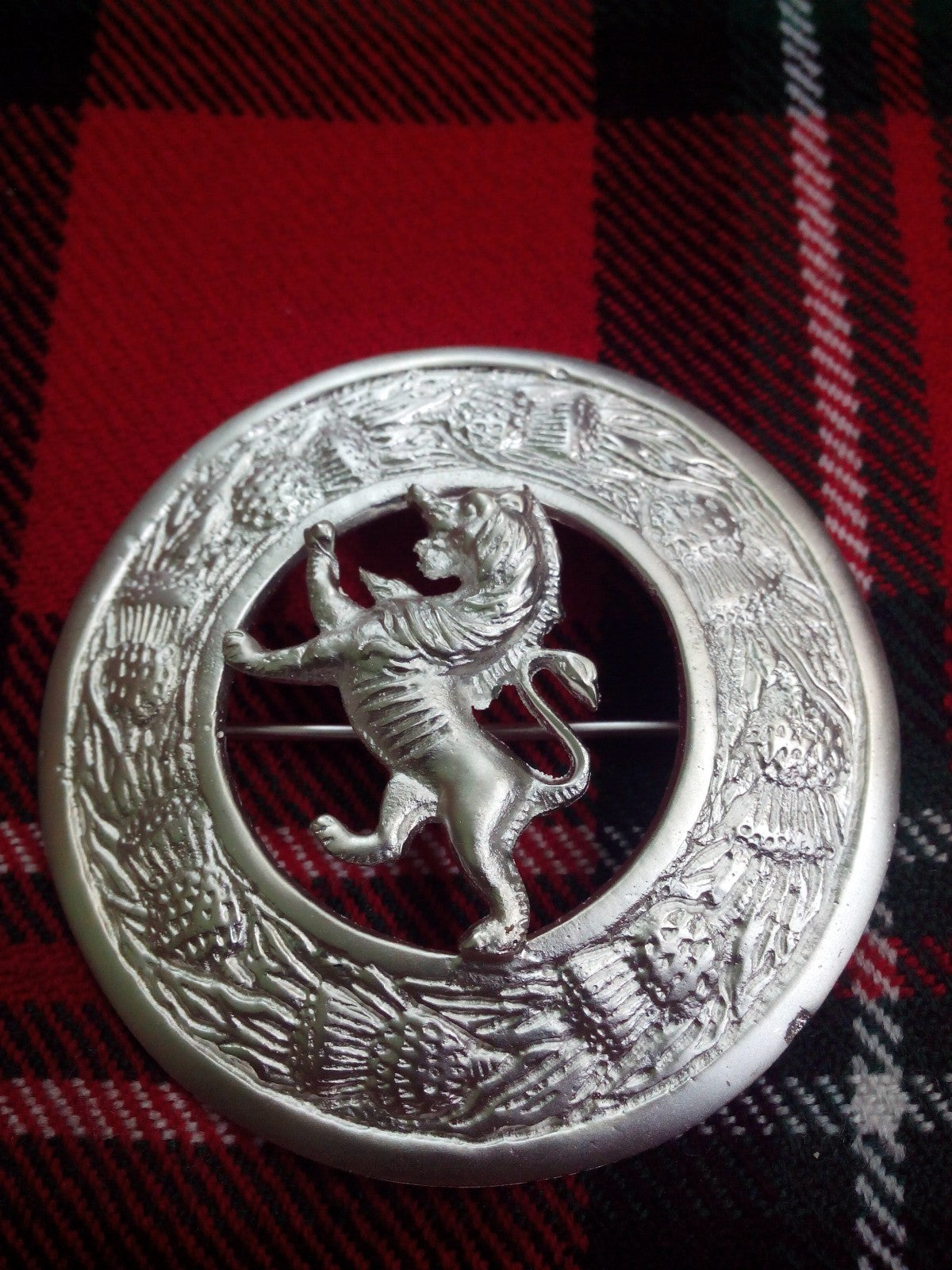 Scottish Kilt Fly Plaid Brooch Lion Rampant Silver Finish 3"/Sash brooch & Pins