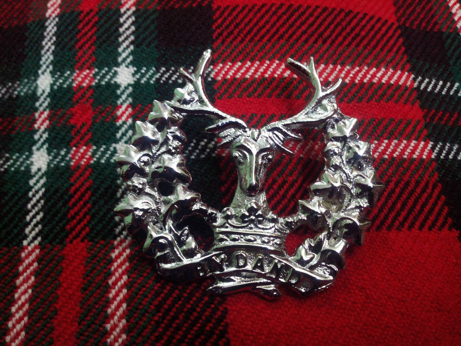 TC NEW GORDON HIGHLANDERS CAP BADGE CHROME FINISH/GORDON HIGHLANDERS REGIMENT