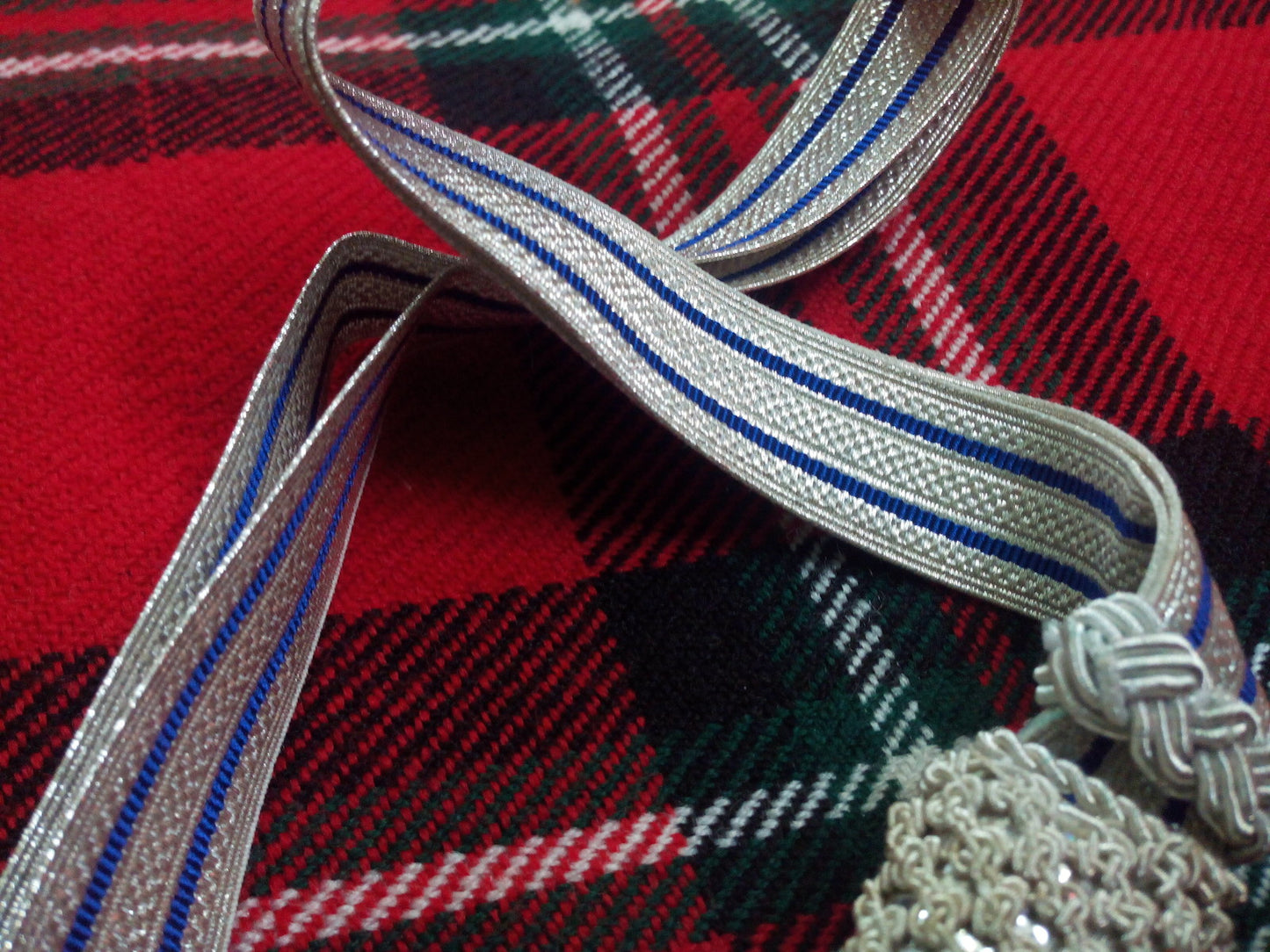 GERMAN OFFICER SWORD KNOT SILVER/ARMY SWORD KNOT/SWORD KNOT