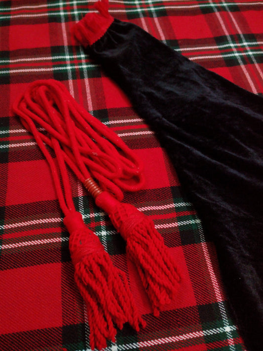 TC SCOTTISH GREAT HIGHLAND BAGPIPES BAG COVER BLACK VELVET & RED CORD/GAITA
