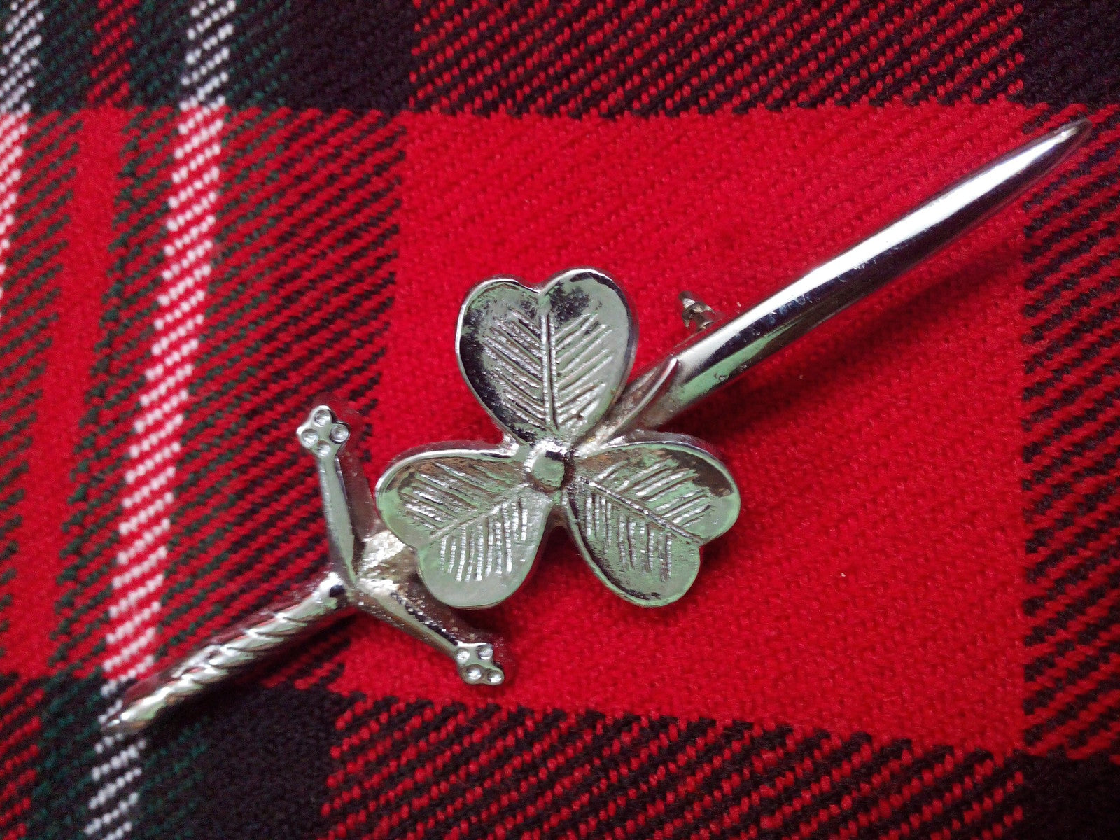 T C Irish Shamrock Kilt PIN Chrome Finish/irish shamrock kilt pin/kilt