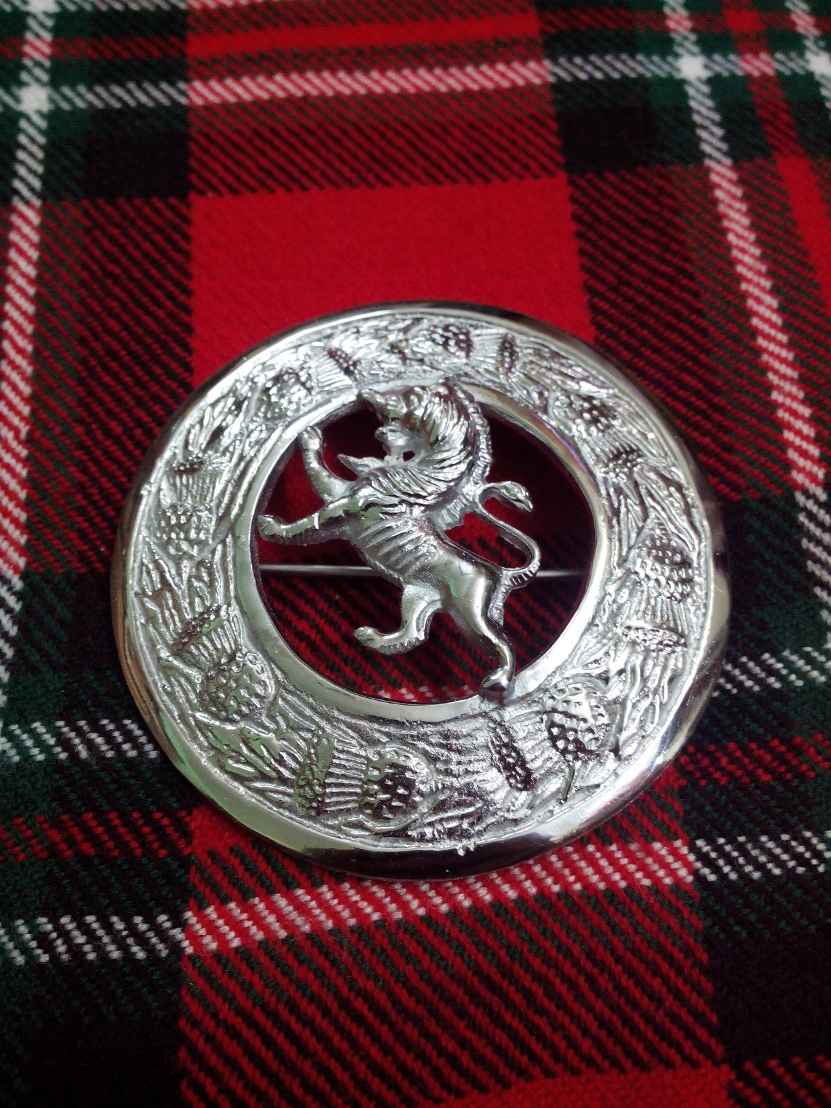 Scottish Kilt Fly Plaid Brooch Lion Rampant Silver Finish 3"/Sash brooch & Pins