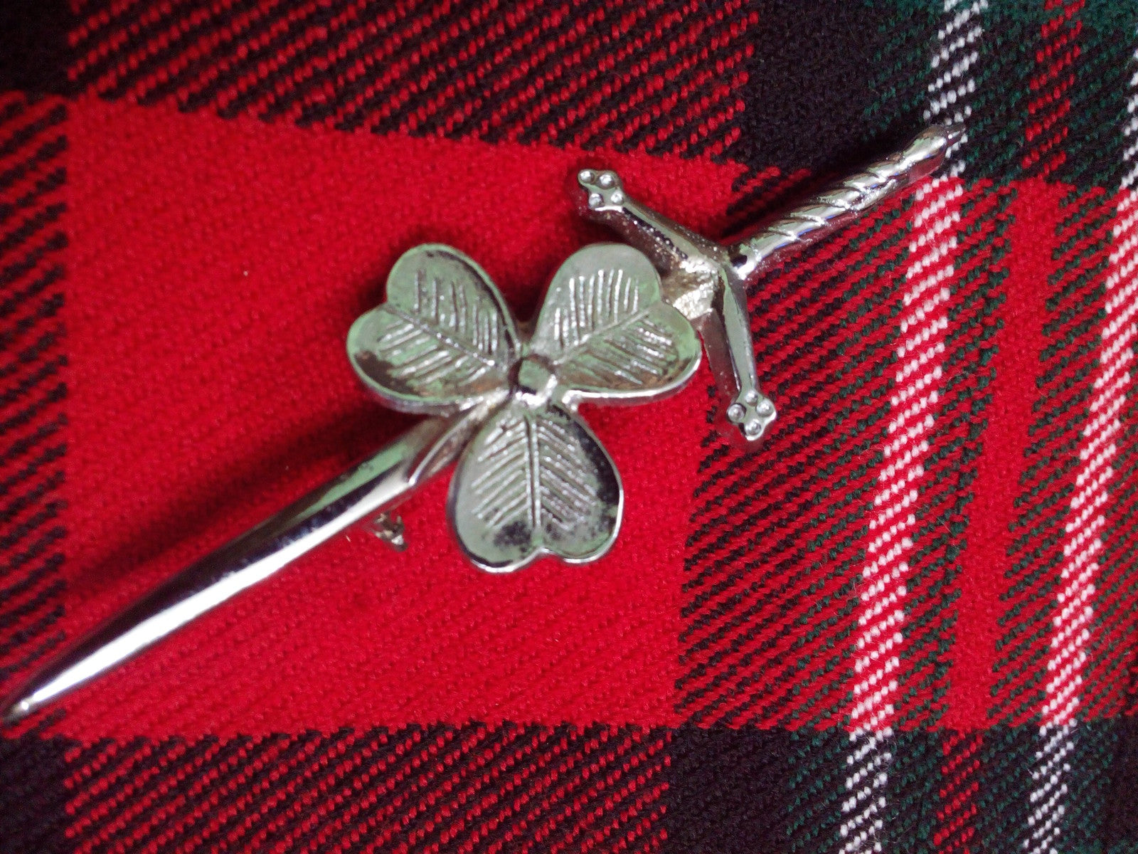 T C Irish Shamrock Kilt PIN Chrome Finish/irish shamrock kilt pin/kilt