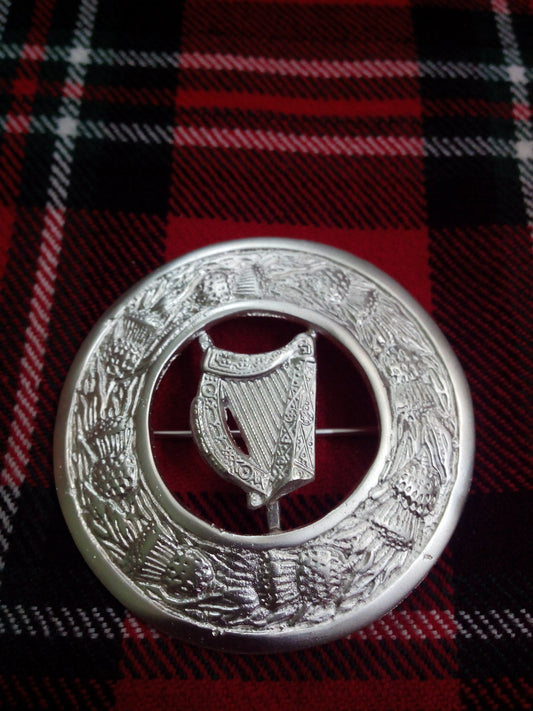 T C Men’s Kilt Fly Plaid Brooch Irish Harp Silver Plated/Kilt Brooches