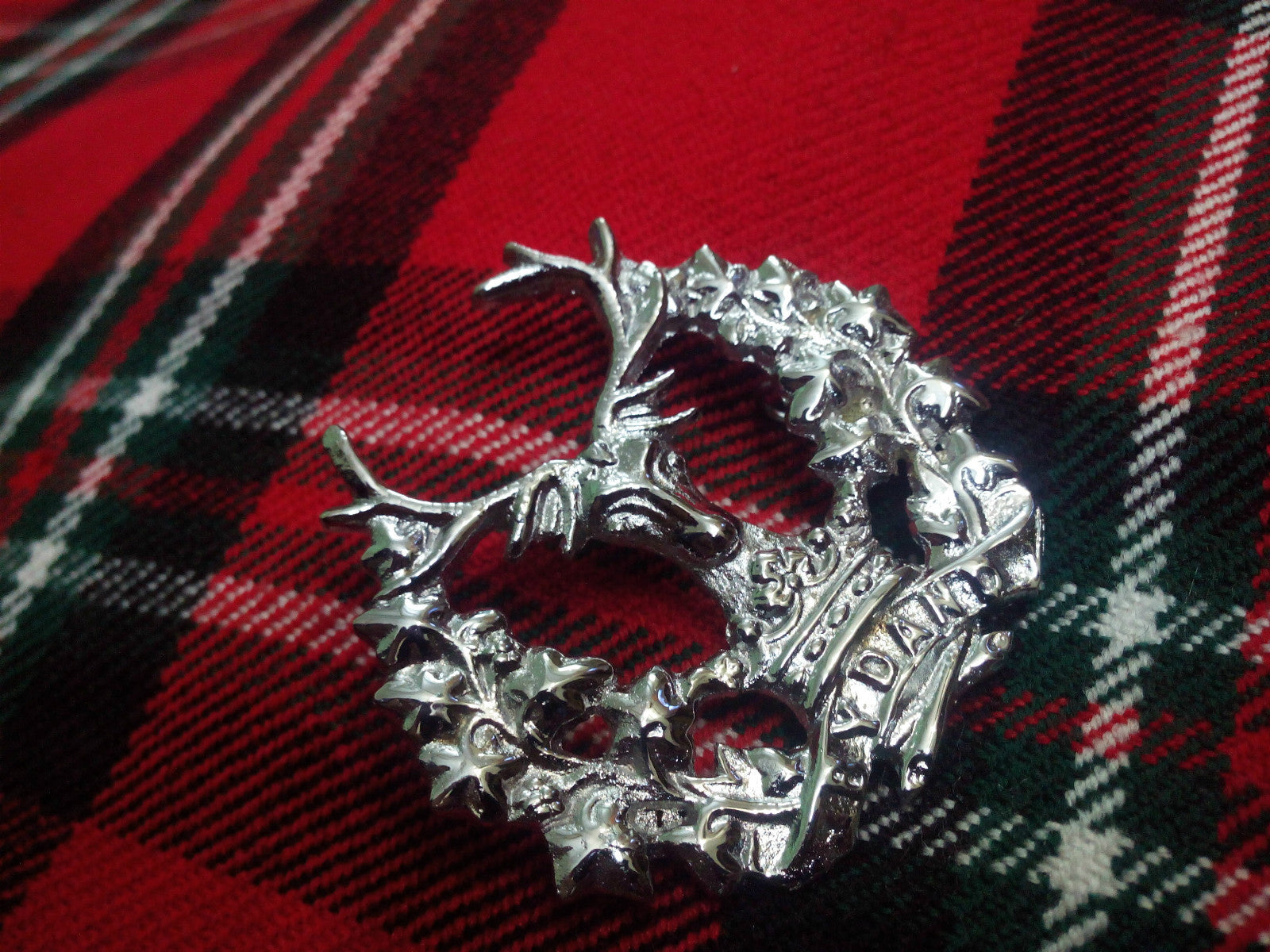 TC NEW GORDON HIGHLANDERS CAP BADGE CHROME FINISH/GORDON HIGHLANDERS REGIMENT