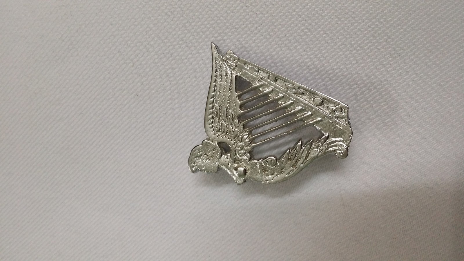 TC Irish Celtic Harp Cap Badges/Glengarry Hat Badge Pin Silver/Brass,Military