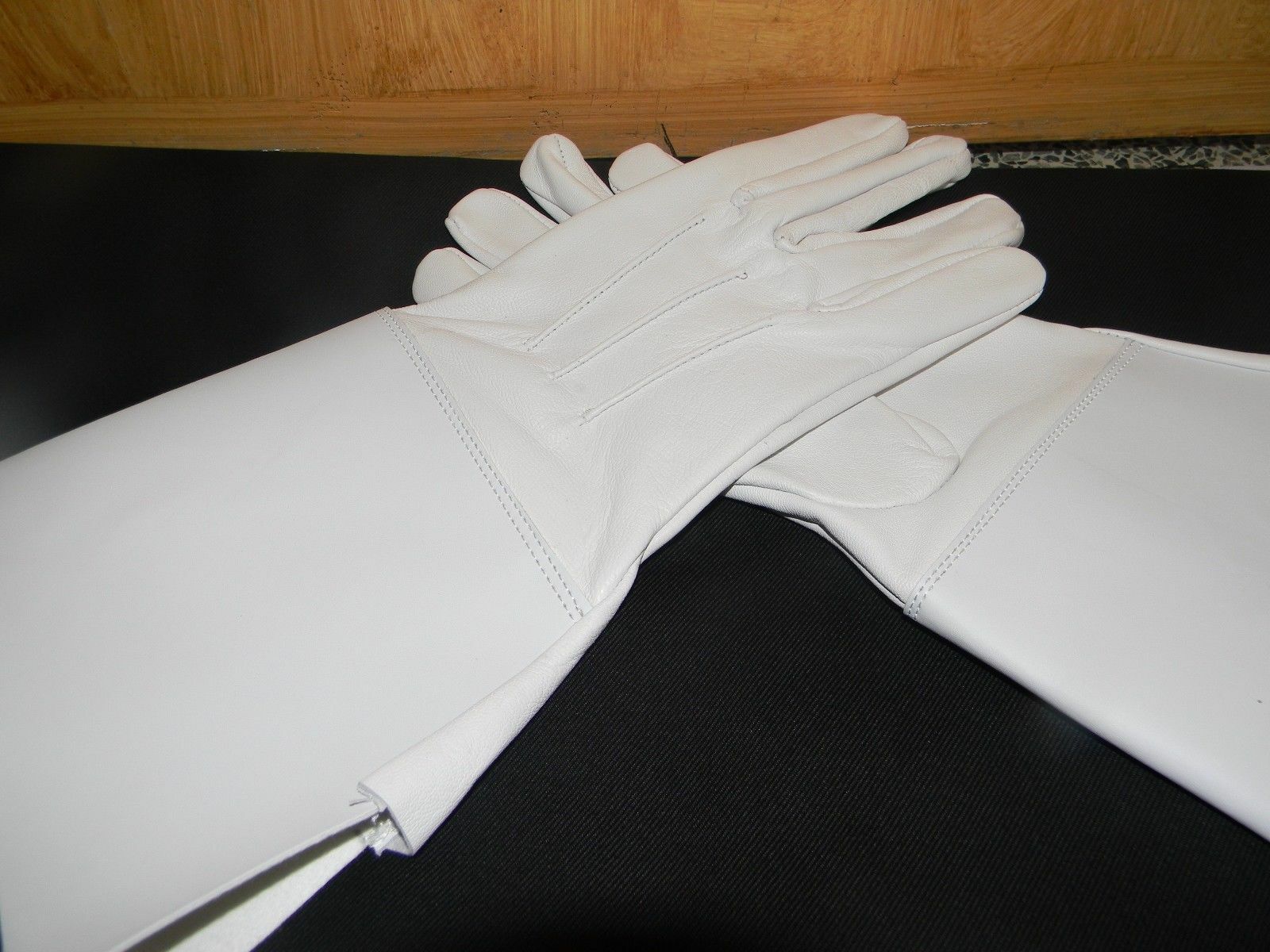 Piper Drummer Leather Gauntlets/Gloves White Soft leather Knight Templar