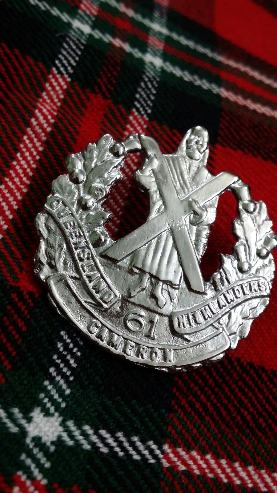 TC New Queensland Cameron 61th Highlanders/British Army Cap Badge Cameron Chrome