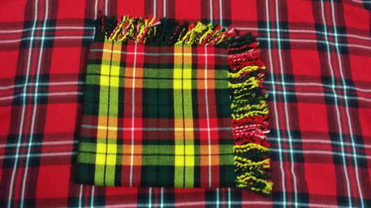 TC Mens Scottish Fly Plaid Buchanan Tartan 48"x48"/Buchanan tartan Kilt Plaid
