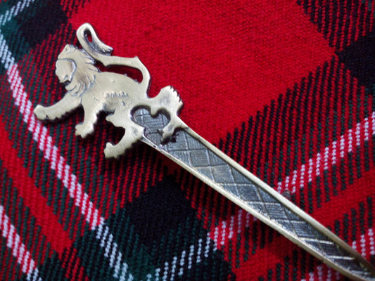 TC NEW KILT PIN RAMPANT LION DESIGN/LION RAMPANT KILT PINS ANTIQUE FINISH/KILT