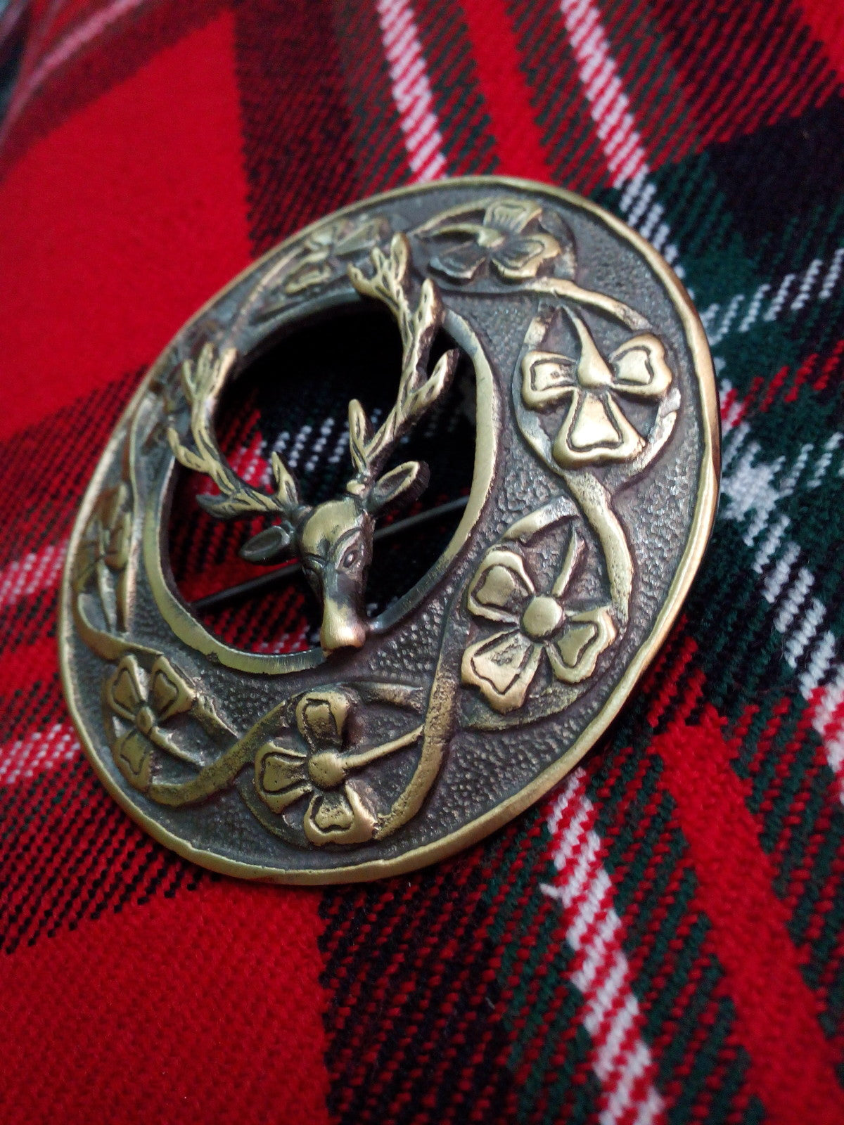 TC Stag Head Fly Plaid Brooch Antique Finish/Kilt Stag Deer Head