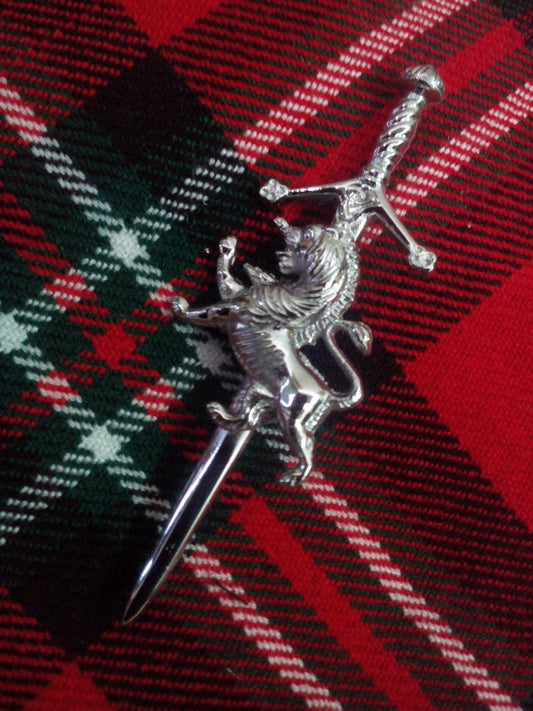 NEW SCOTTISH LION RAMPANT MOUNT KILT PIN/HIGHLAND SWORD LION KILT PIN/KILT PIN